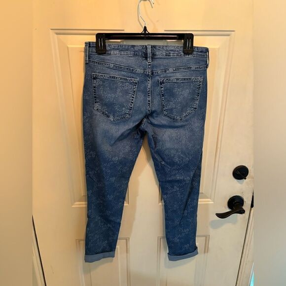 Gap Girlfriend Coupe Jeans with White Floral Print size 4 - Picture 2 of 7